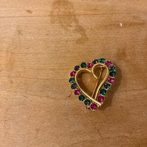 Beautiful Gold tone Heart brooch